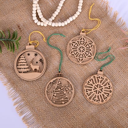 Wooden Circle Xmas Tree Hangings ( Set of 4 ) | Tree Decoration (16 Pcs)