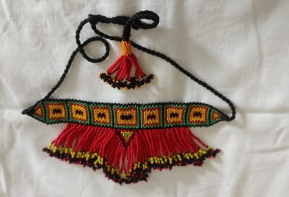 Jewellery Set With a Vibrant Design in Red, Yellow and Black Jewellery Set With a Vibrant Design in Red, Yellow and Black