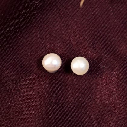 Zarkan Micro Pearl Silver Studs