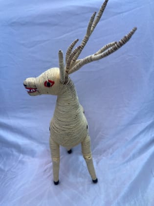 Handcrafted Yarn Wrapped Deer Figurine Handcrafted Yarn Wrapped Deer Figurine