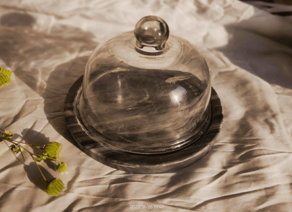 KIKI DECOR Marble Dome Dessert Platter with Glass Cover