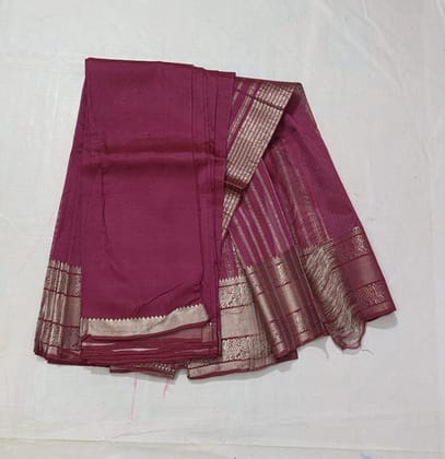 Wine Red Pure Handloom Cotton Saree With Blouse Piece Wine Red Pure Handloom Cotton Saree With Blouse Piece