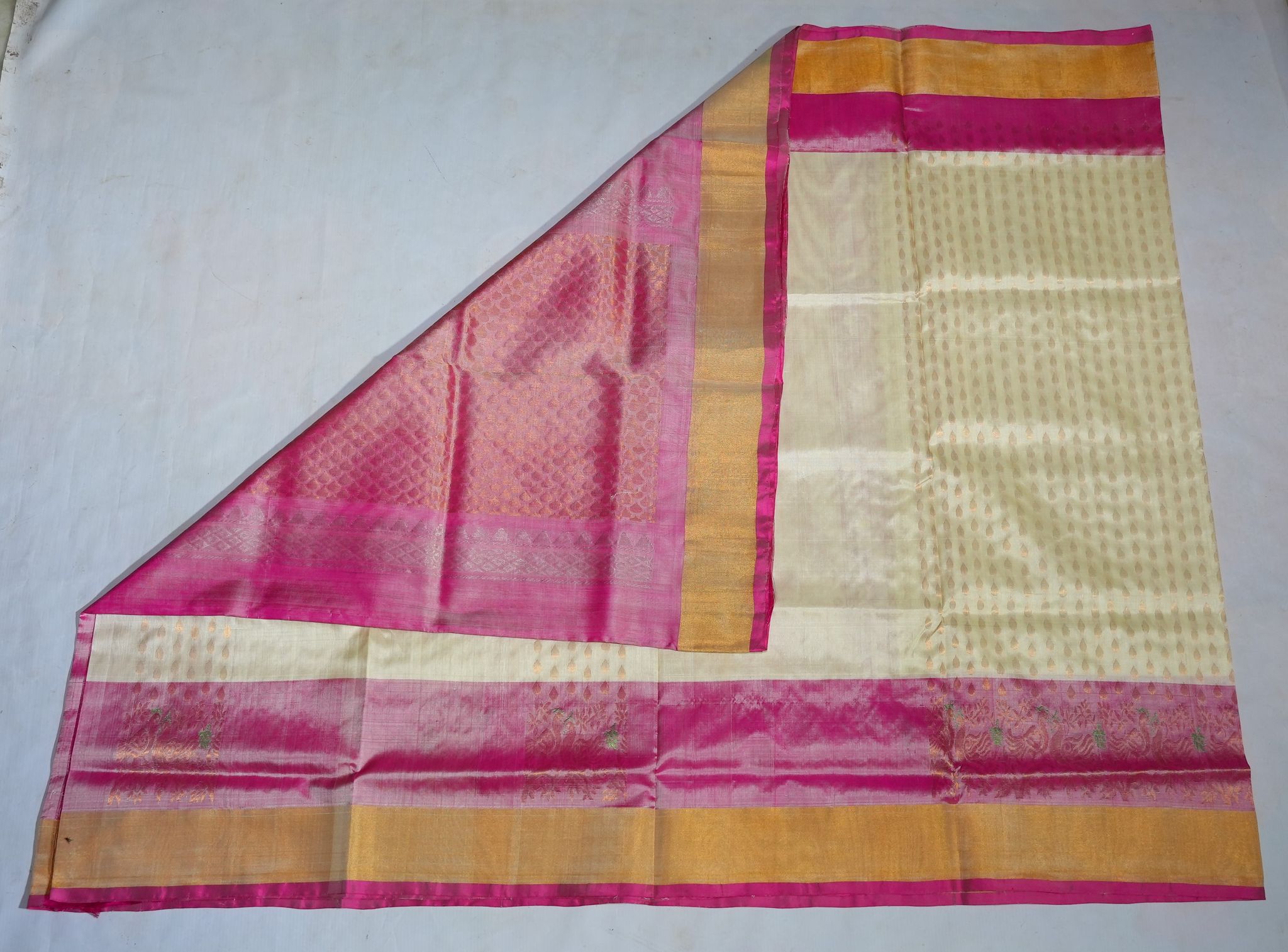Uppada Anchulatha saree