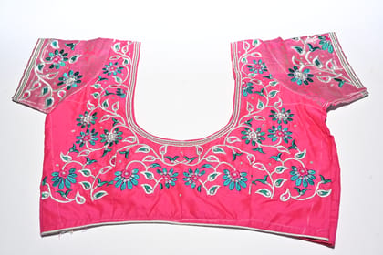 Varalakshmi botique DESIGNING BLOUSES