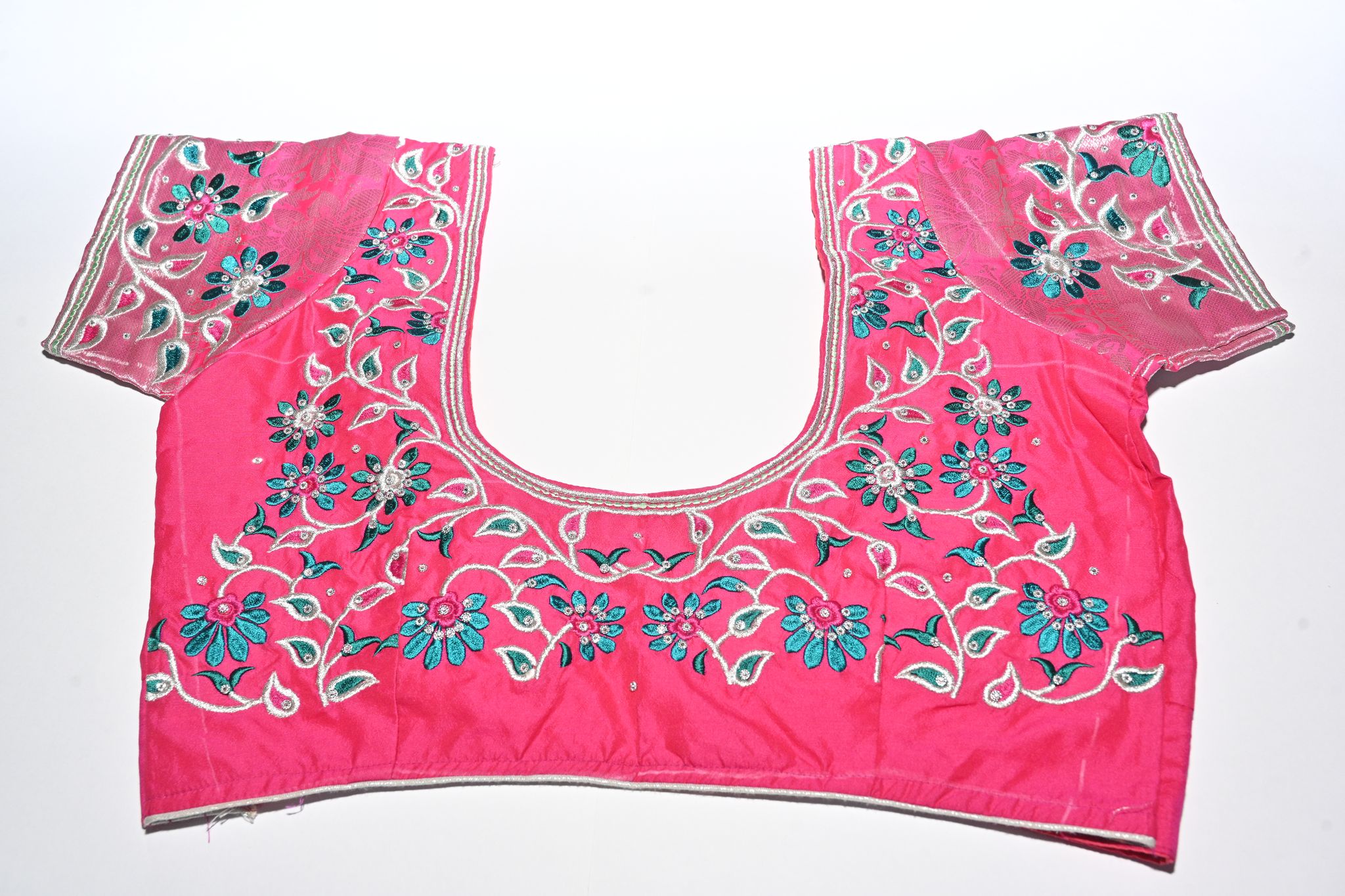 Varalakshmi botique DESIGNING BLOUSES