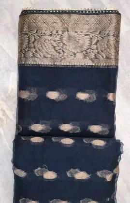 Black Saree With Golden Bordered Black Saree With Golden Bordered