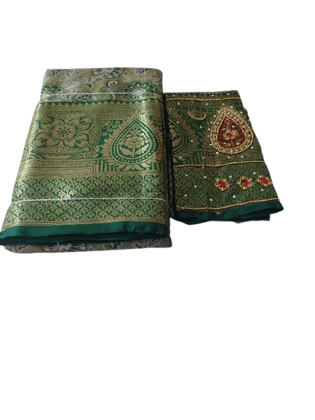 Green and gold silk traditional Indian wedding sari with blouse piece Green and gold silk traditional Indian wedding sari with blouse piece