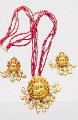 SRI VENKATESWARA JEWELERRY - Gold-plated, temple-style, long haram necklace with matching earrings SRI VENKATESWARA JEWELERRY - Gold-plated, temple-style, long haram necklace with matching earrings