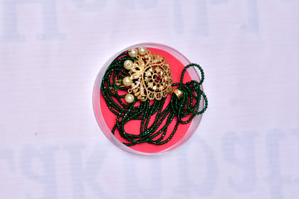  Delicate Gold Pendant Necklace with Green Beads