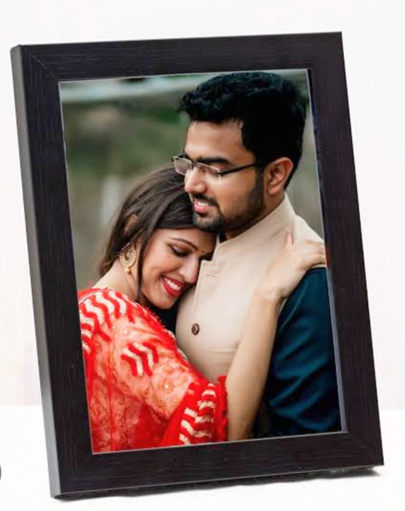 Black Photo Frame with Glass Front for 4x6 Inch Pictures