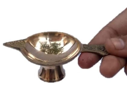 Mii Art Brass Single Traditonal Arti Diya Oil Lamp Pooja Deepak with Handle for Pooja Pital Ka Diya(Size-9cm)pack of 1 pcs Mii Art Brass Single Traditonal Arti Diya Oil Lamp Pooja Deepak with Handle for Pooja Pital Ka Diya(Size-9cm)pack of 1 pcs
