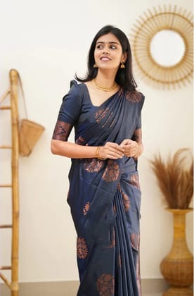 Women's Navy Blue Floral Jacquard Silk Saree With Blouse Piece