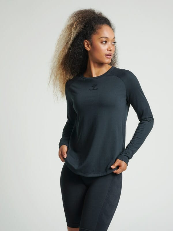 Vanja Women Polyester Black T-Shirt