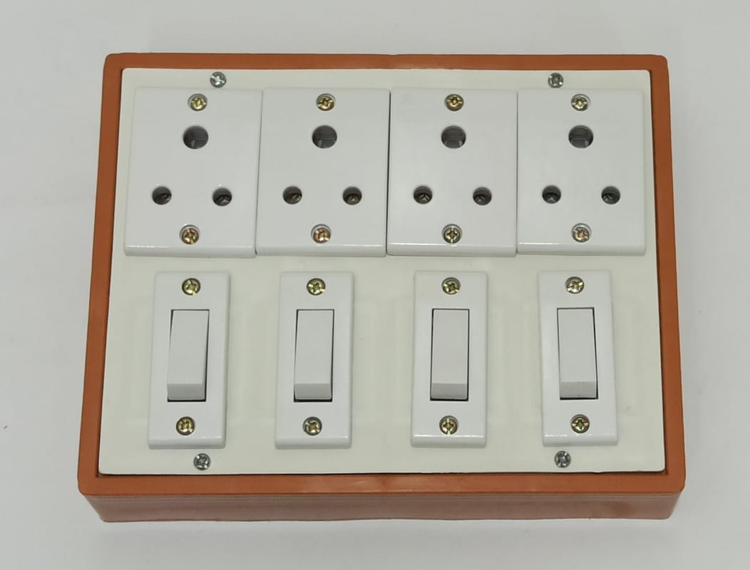 6A 4 Sockets (3 Pin Socket) & 4 Switch (Square) Extension Box with 16A Plug & 20m Wire