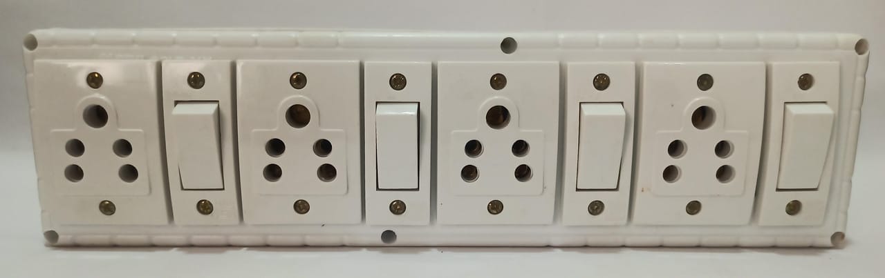 6A 4 Sockets (5 Pin Socket) & 4 Switch (Straight) Extension Box with 16A Plug & 25m Wire