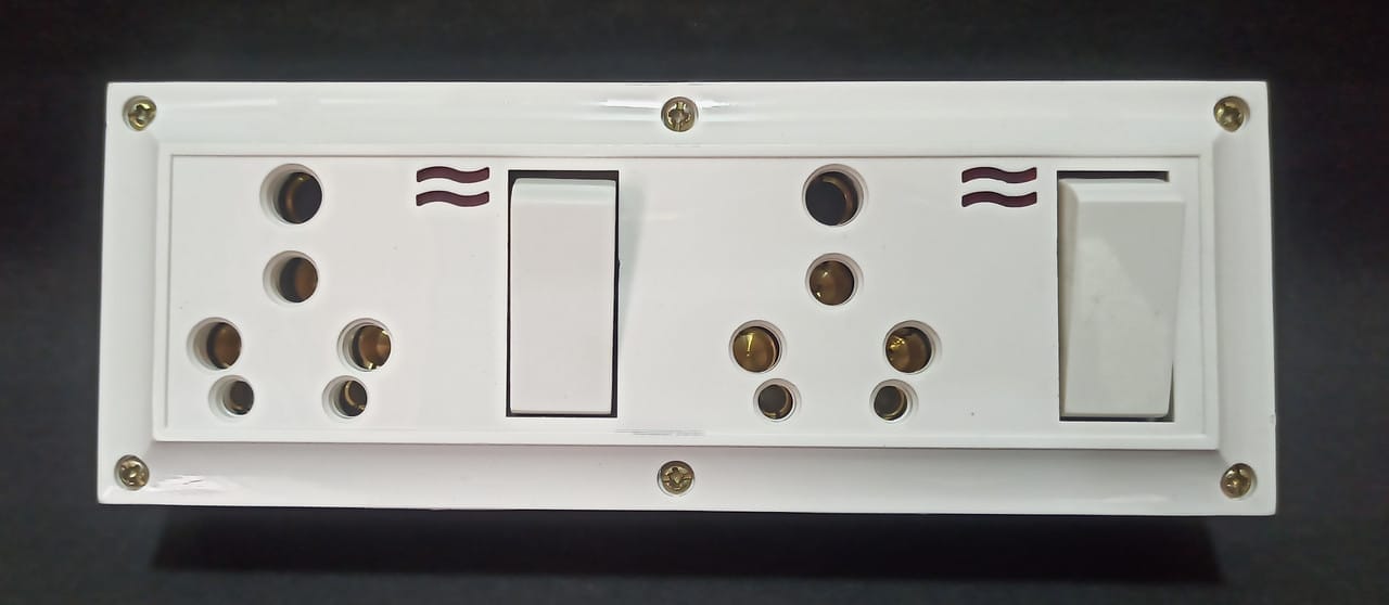 16A 2 Sockets & 2 Switch Extension Box with Indicator, 16A Plug & 3 Meter Wire