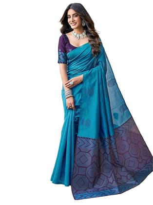 Buy Latest Indian silk Saree With Blouse Piece Buy Latest Indian silk Saree With Blouse Piece