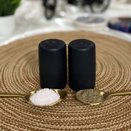 Ceramic Dining Chic Matte Black Ceramic Salt & Pepper Shaker Ceramic Dining Chic Matte Black Ceramic Salt & Pepper Shaker