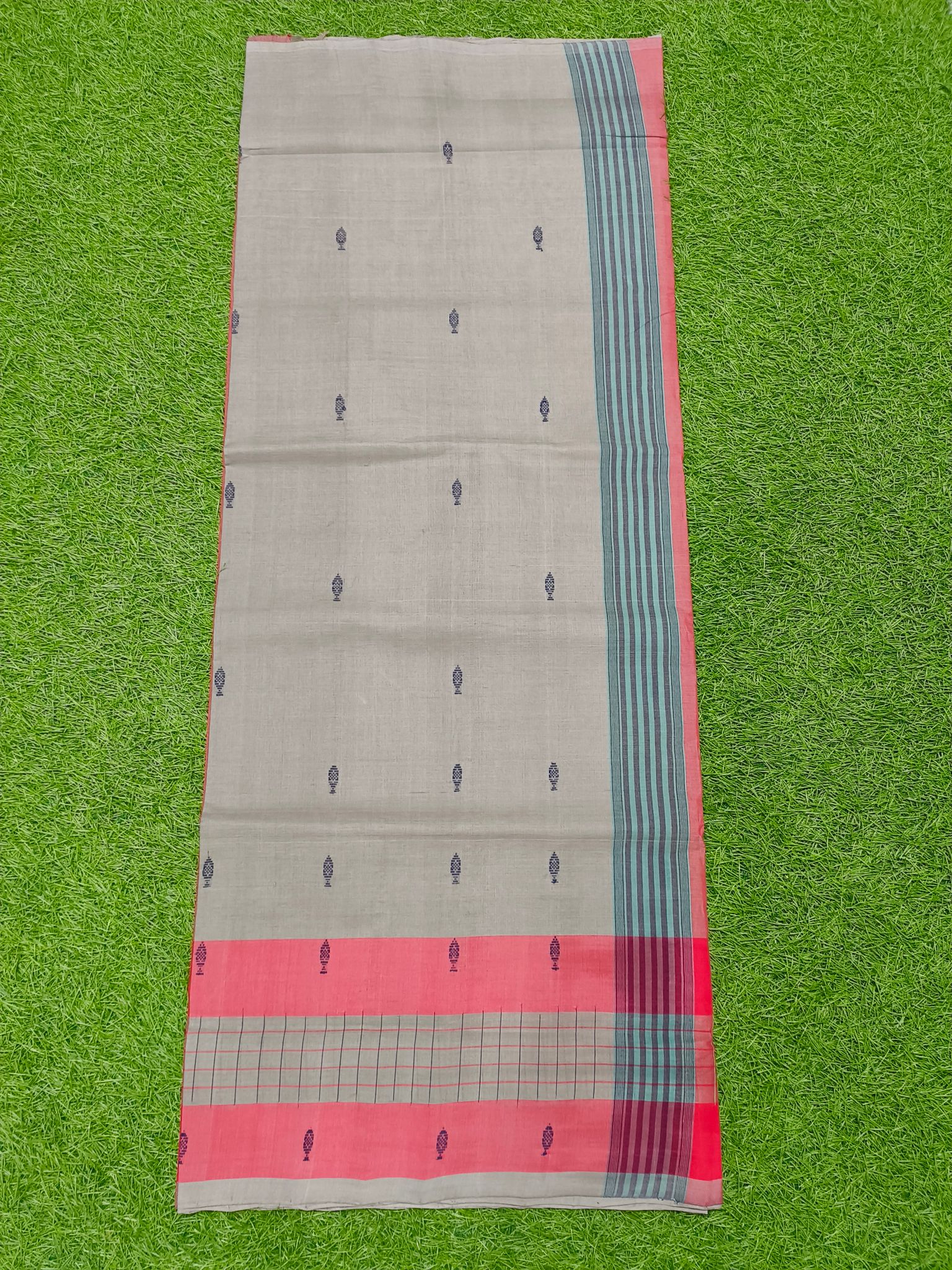 MORI HANDLOOM COTTON FISH BUTTA SAREE