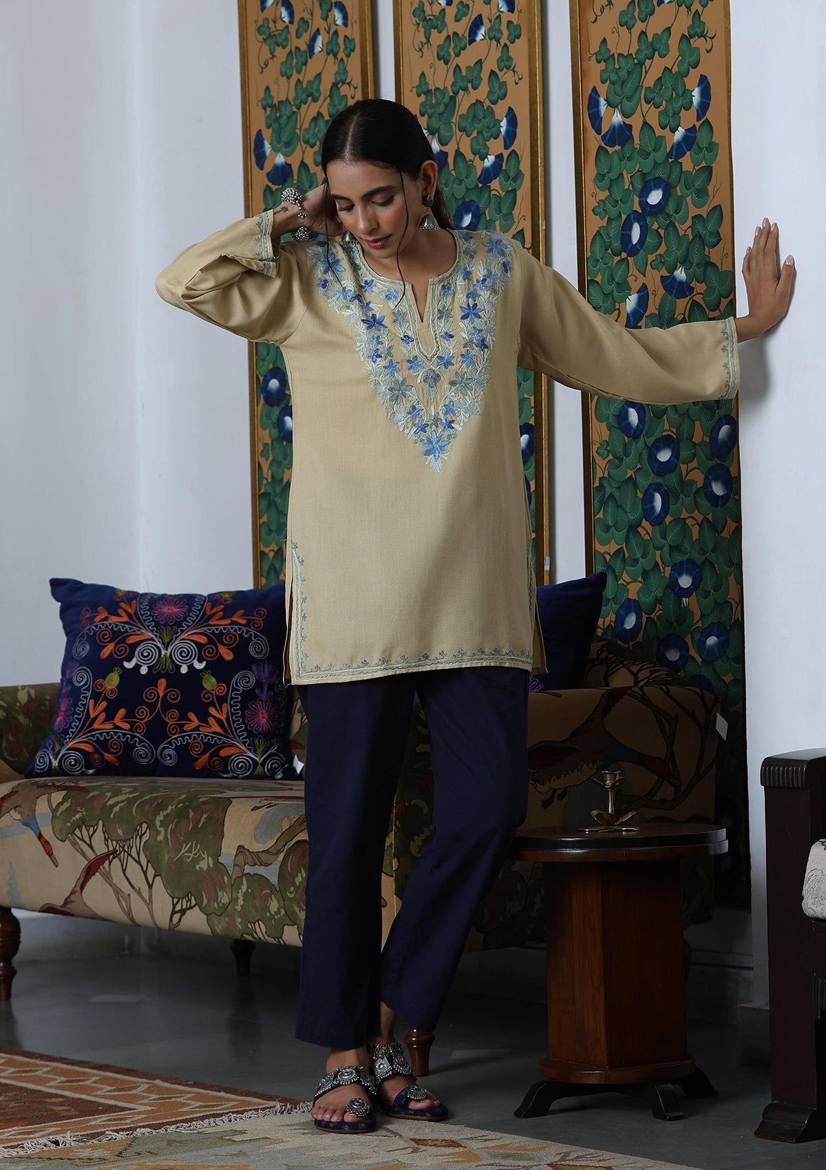 HOC Crafts Aari Embroidered Cotton Solid Women's Short Kurta - Beige