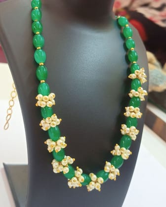 Green Onyx and Pearl Beaded Necklace