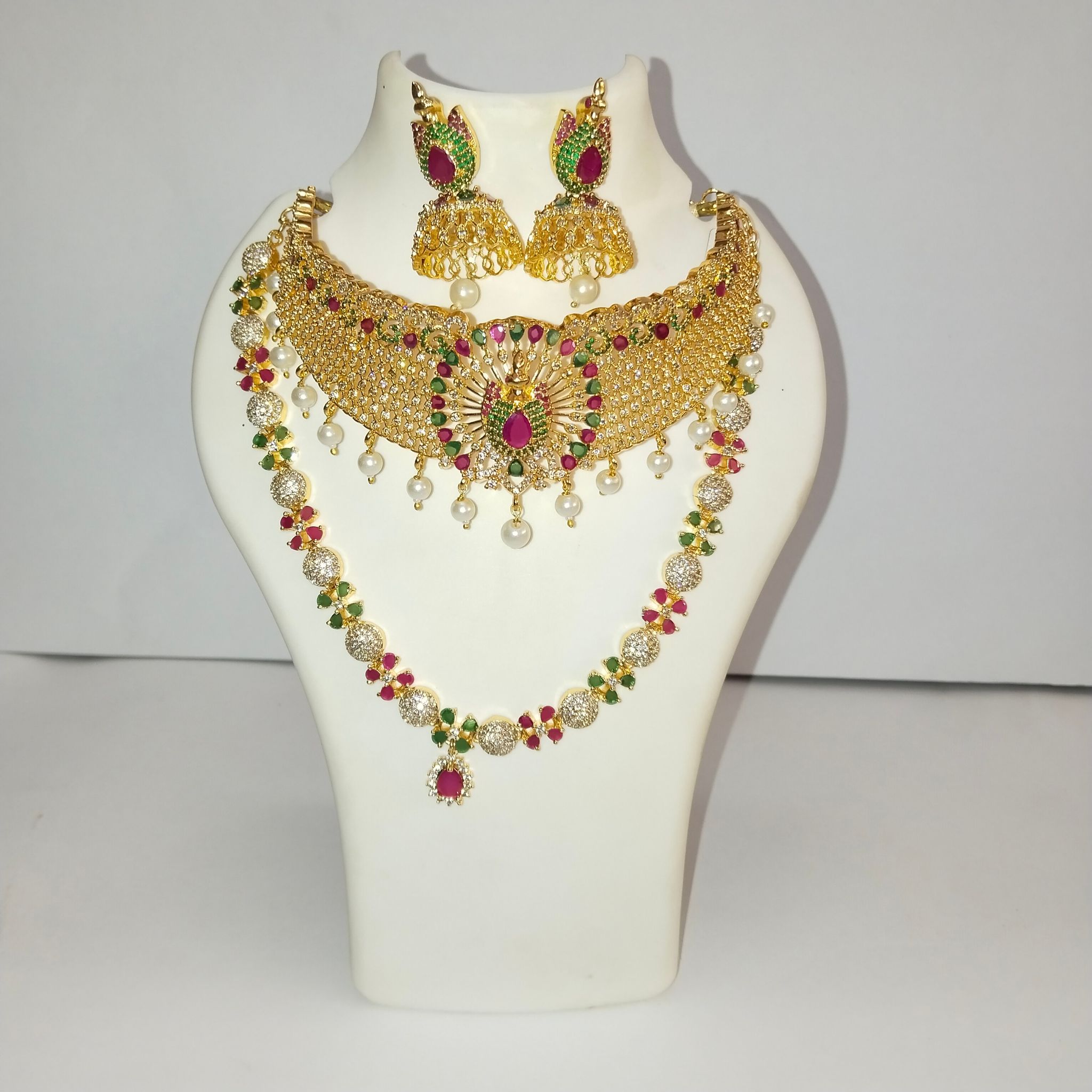Bridal Jewelry Set with Kundan Stones and Pearls