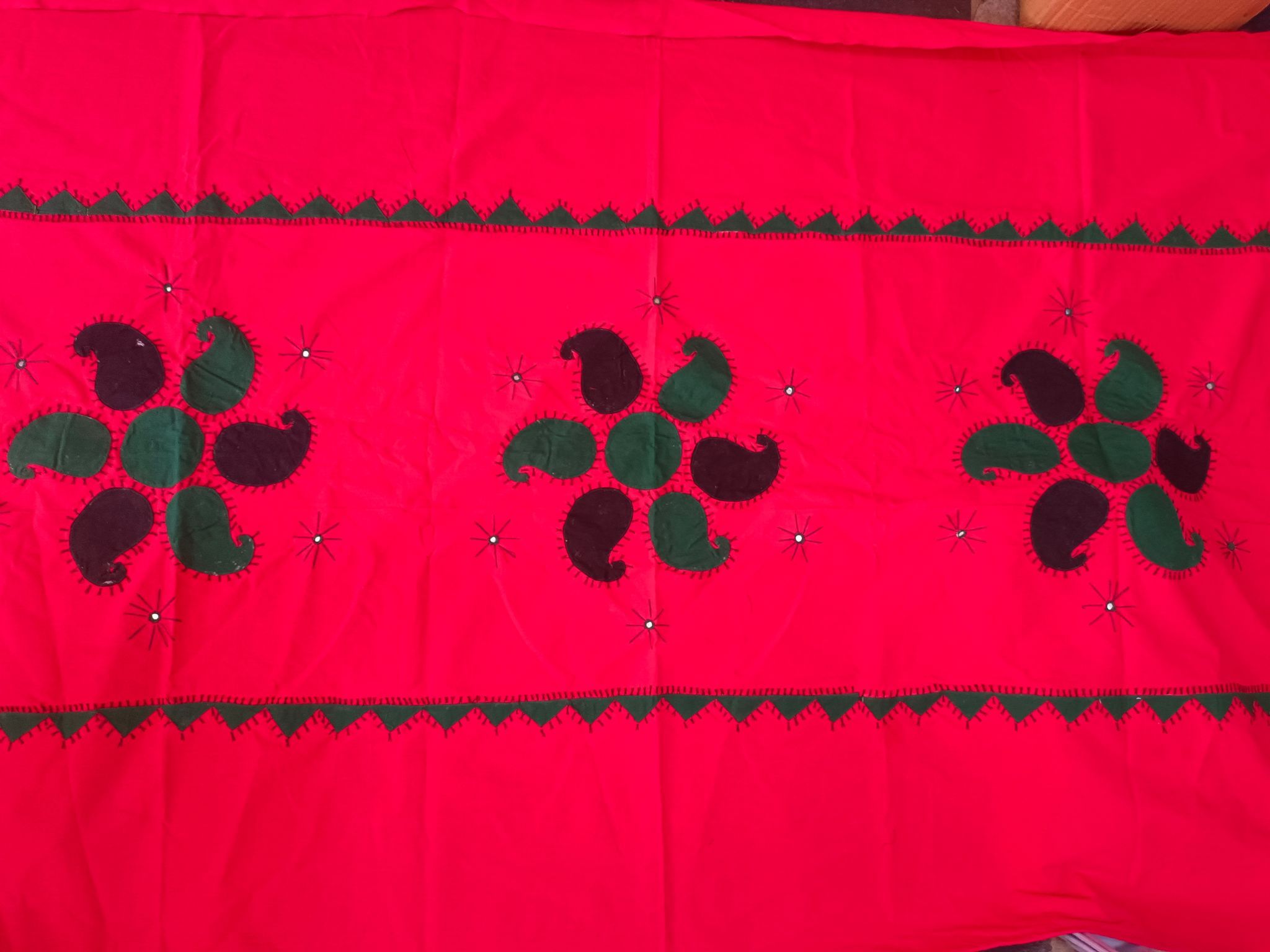 Diwan Set With 3 Pillow Covers and 2 Booster Covers