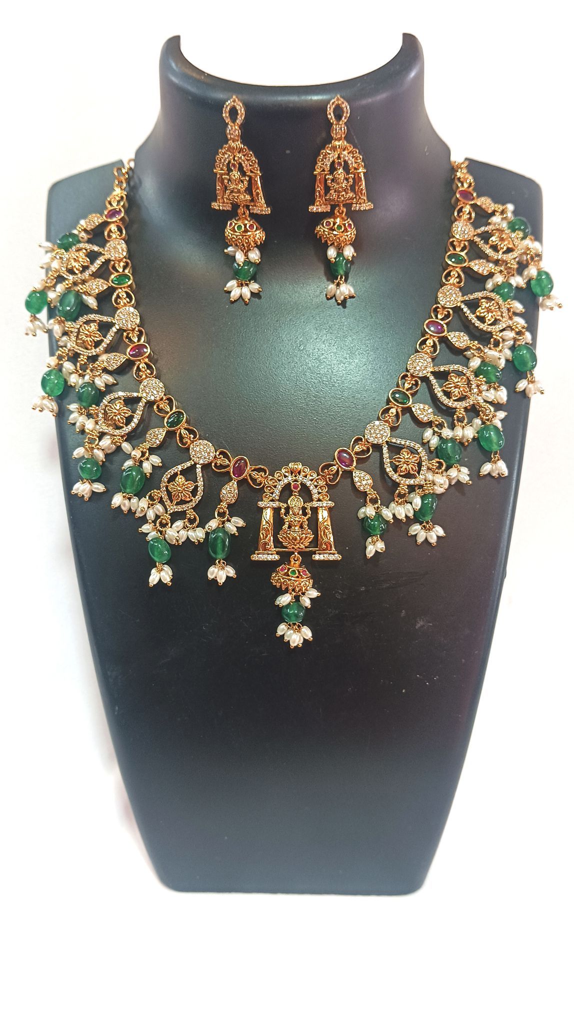 Gold-plated Kempu Stone Necklace Set with Pearls and Green Stones