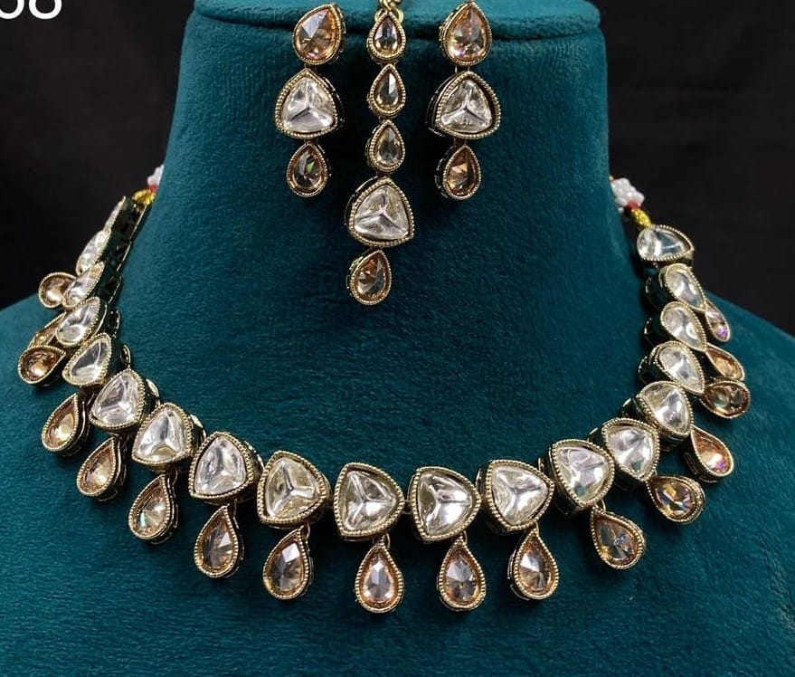 Bridal Kundan Necklace Set with Earrings