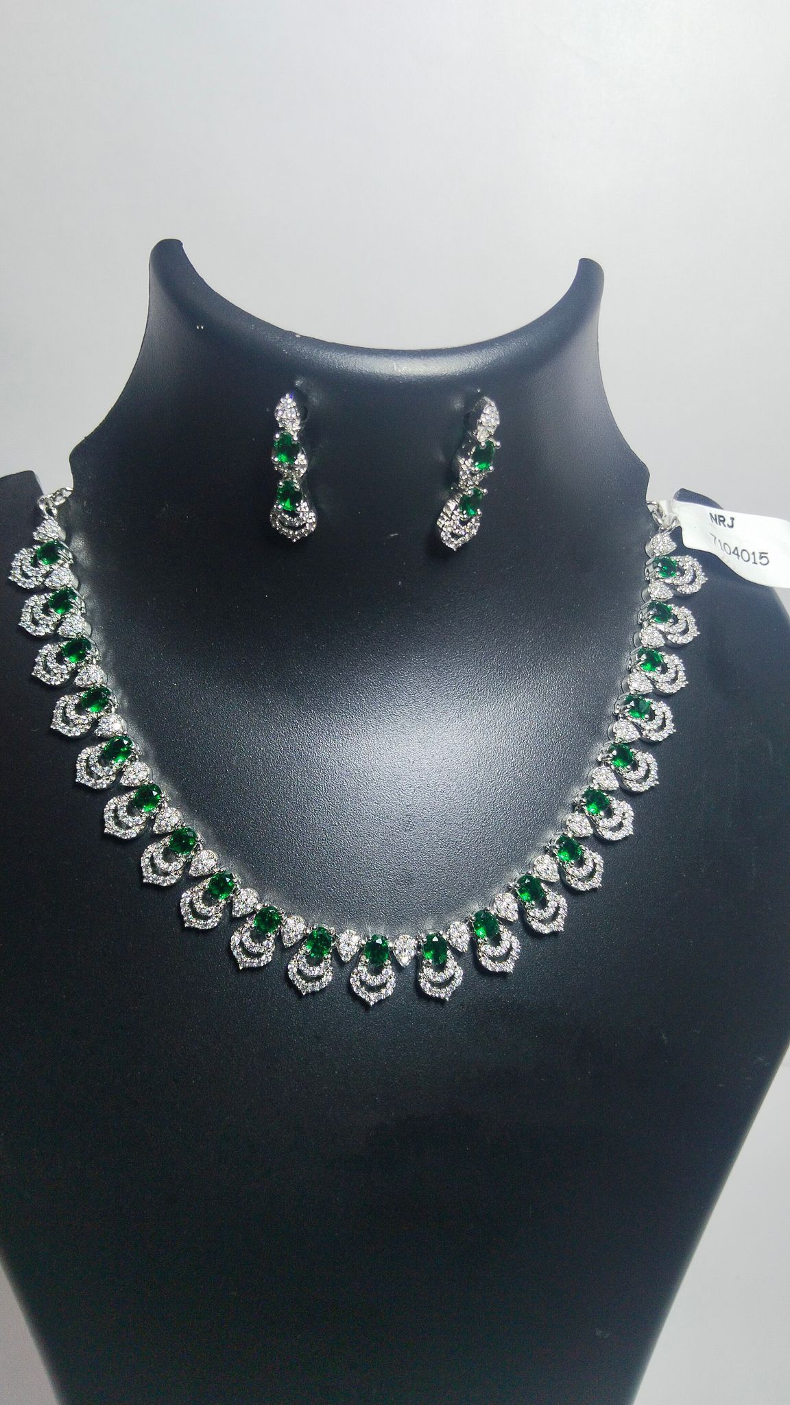 Stunning Silver Plated Green Stone Necklace Set with Earrings
