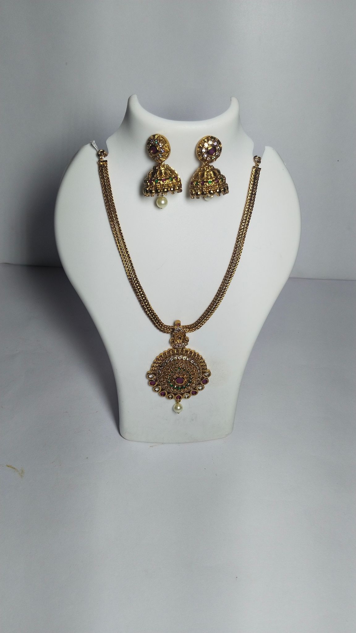 Gold-plated Kundan and Pearl Necklace Set with Earrings