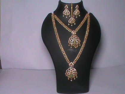 Indian Traditional Gold Plated Haram Necklace Set With Earrings For Women Indian Traditional Gold Plated Haram Necklace Set With Earrings For Women