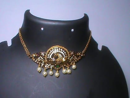 Traditional Indian Gold Plated Kundan Meenakari Peacock Choker Necklace Set with Pearls Traditional Indian Gold Plated Kundan Meenakari Peacock Choker Necklace Set with Pearls