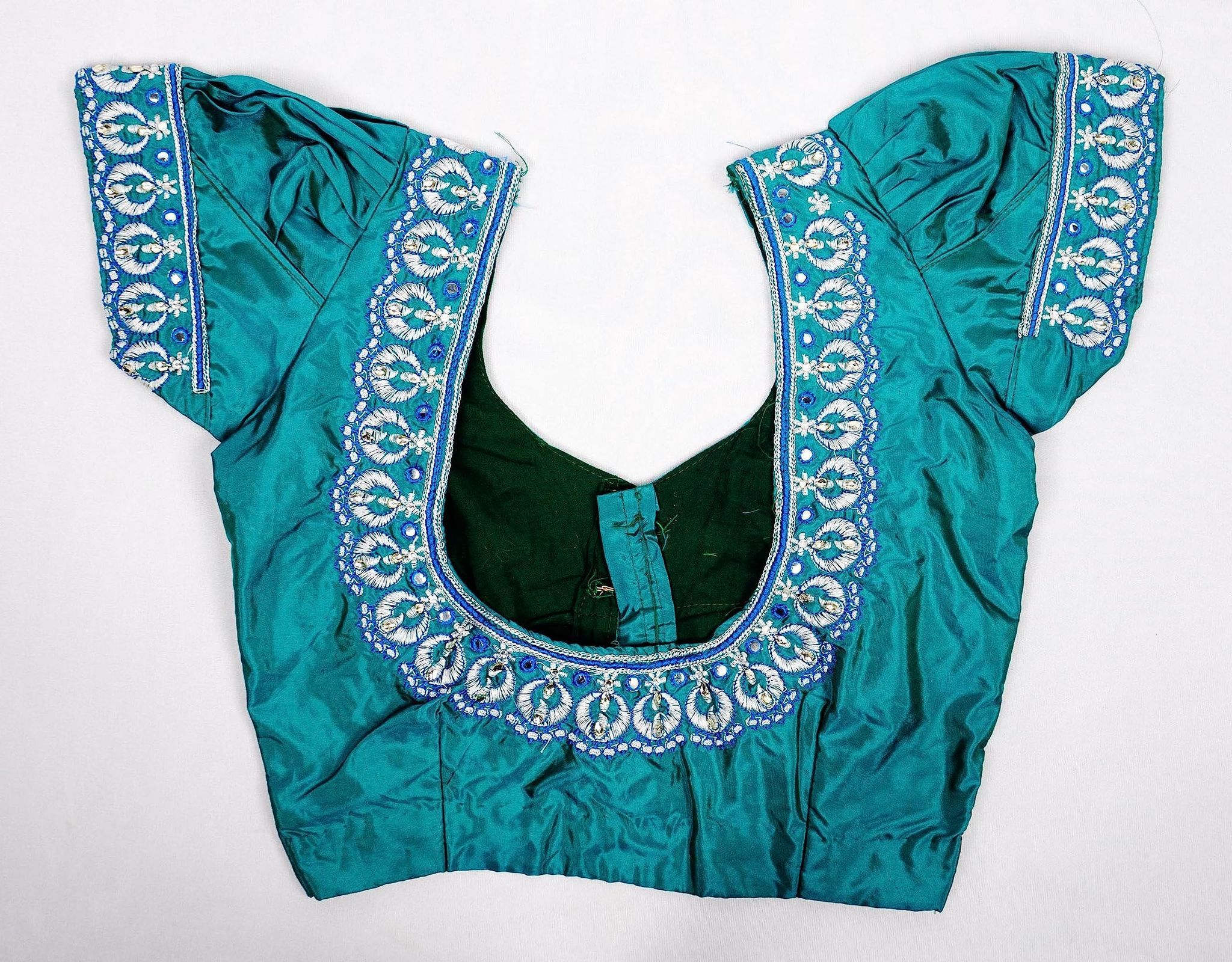 EMBROIDERY BLOUSE