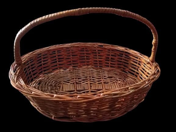 Wicker Picnic Basket with Lid and Carrying Handle