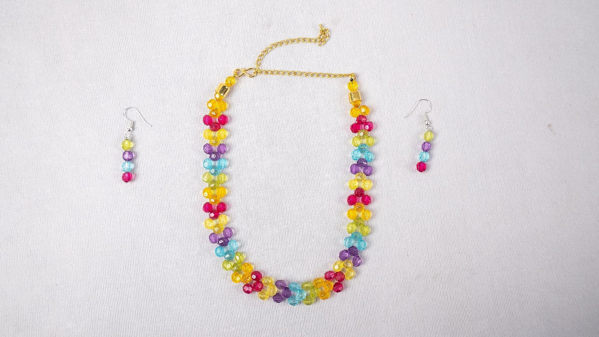 Crystal Chain01