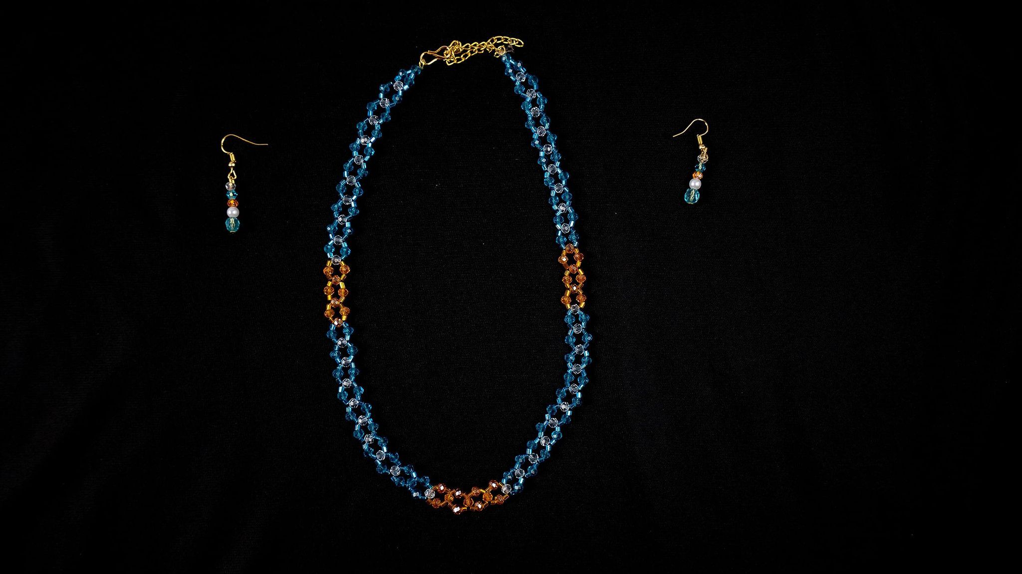 Crystal chain sky blue