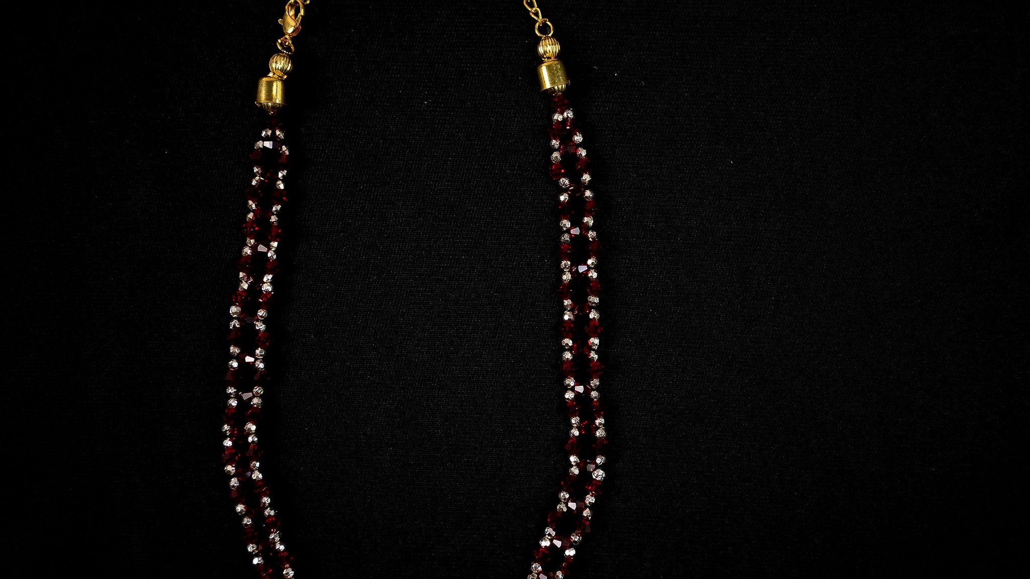 Crystal chain212