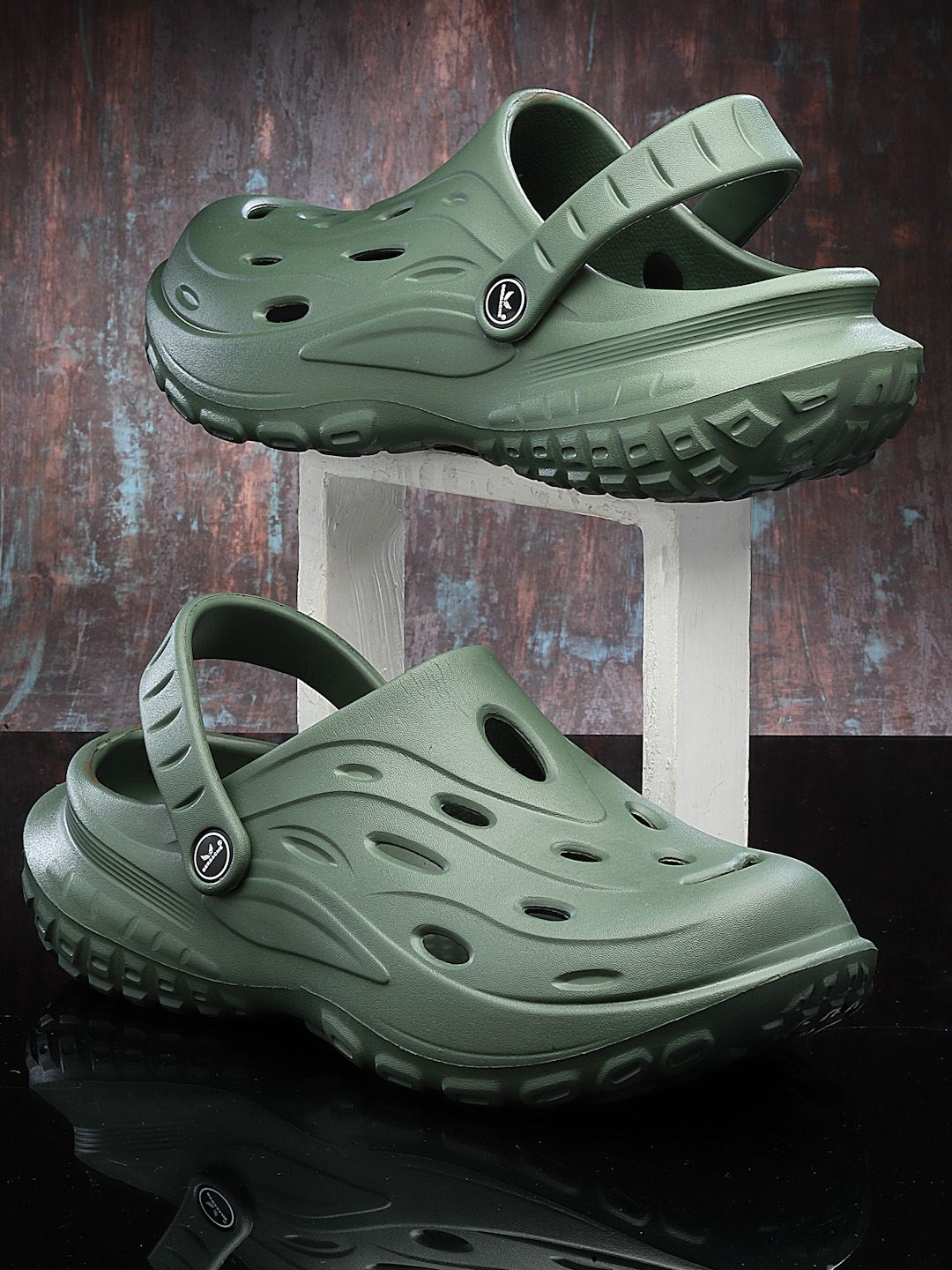 Bersache Extra Soft Classic Casual with Back Strap Regular wear with Ultra Soft & Flexibility Technology Clog for Men's