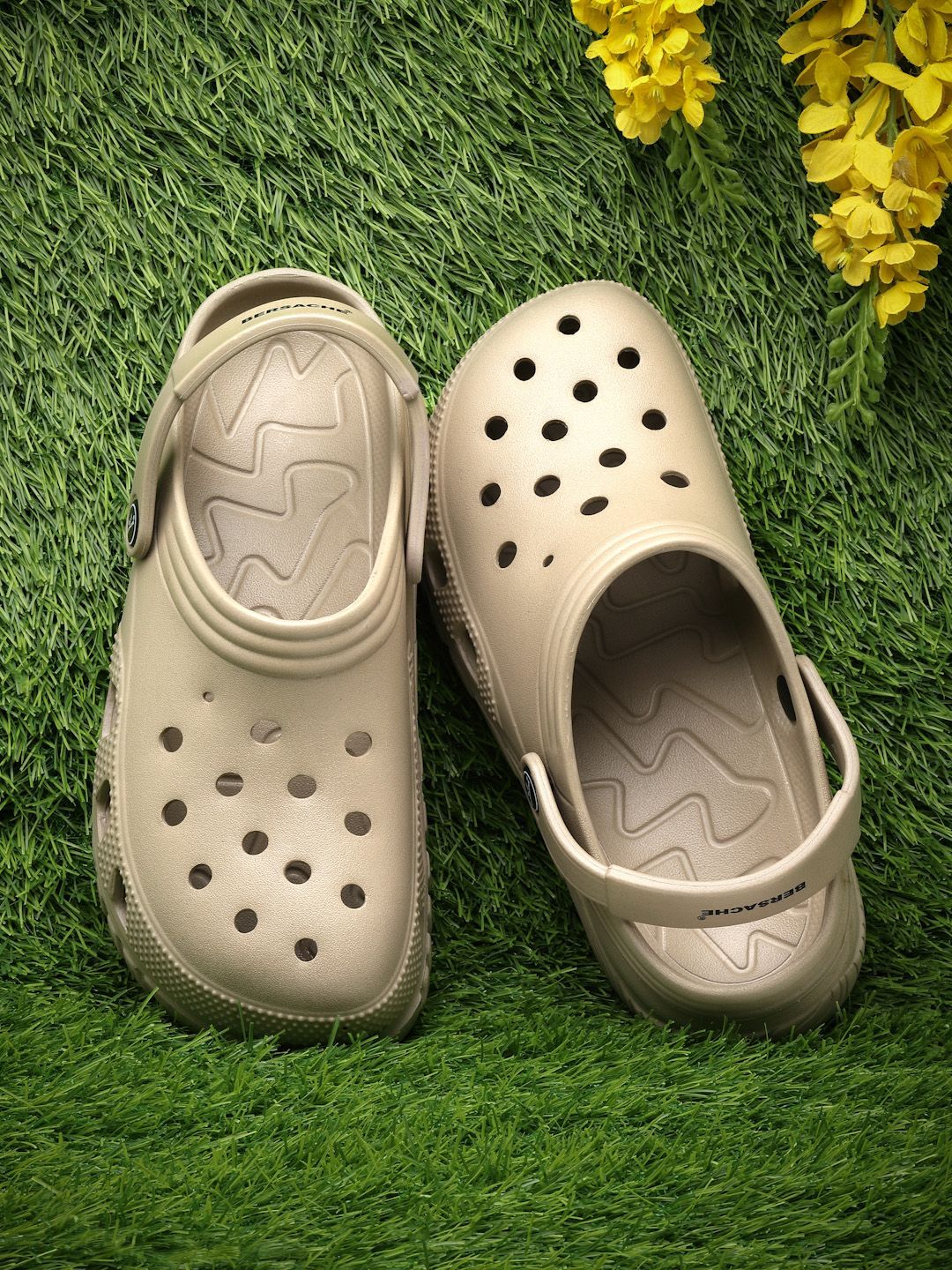 Bersache Extra Soft Classic Casual with Back Strap Regular wear with Ultra Soft & Flexibility Technology Clog for Men's