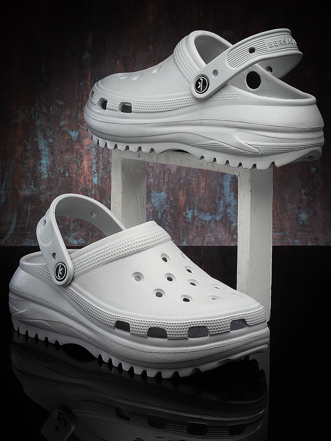 Bersache Extra Soft Classic Casual with Back Strap Regular wear with Ultra Soft & Flexibility Technology Clog for Women's