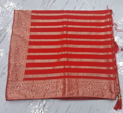 Red and Green Banarasi Silk Saree With Elephant and Floral Brocade Red and Green Banarasi Silk Saree With Elephant and Floral Brocade