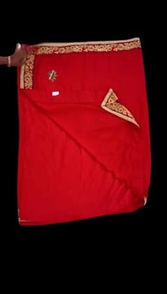 Red Saree With Golden Embroidery Red Saree With Golden Embroidery