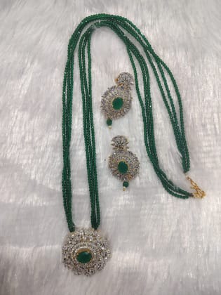 Green Beaded Necklace Set with Rhinestone Pendant and Earrings Green Beaded Necklace Set with Rhinestone Pendant and Earrings