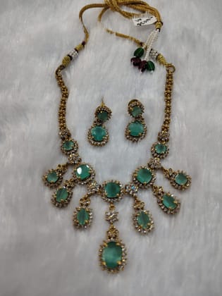 Gold-plated Kundan and Pearl Necklace Set with Stones Gold-plated Kundan and Pearl Necklace Set with Stones