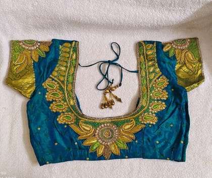 LAKSHMI TAILORING - Green and gold embroidered silk blouse LAKSHMI TAILORING - Green and gold embroidered silk blouse