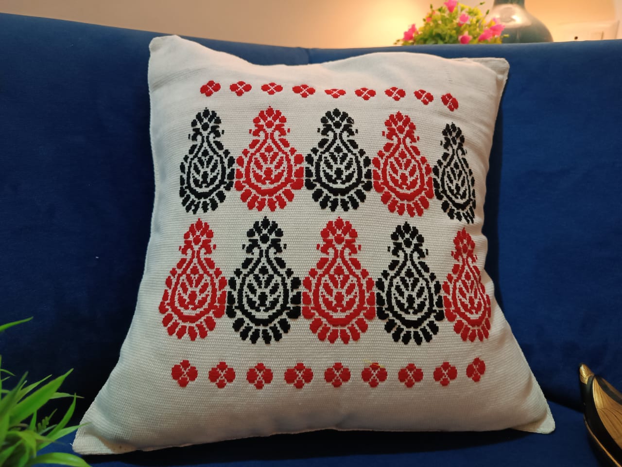 Luxury Hand Embroidered Decorative Throw Pillow Cover With Insert