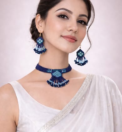 Handcrafted Beaded Choker Necklace Set with Medium Size Pendant Handcrafted Beaded Choker Necklace Set with Medium Size Pendant