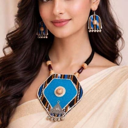 Handmade febric necklace and earrings set.