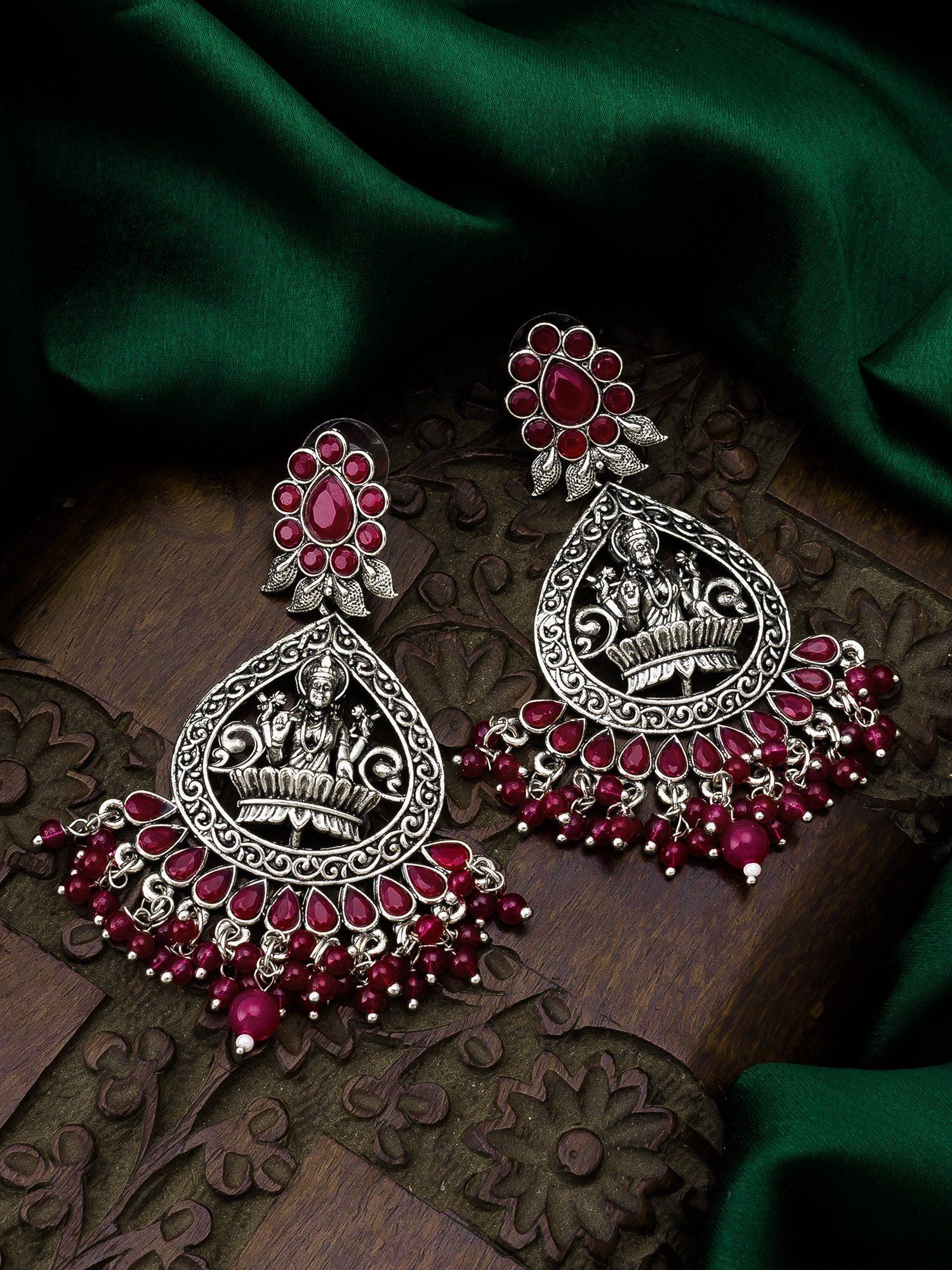 Morison Golden Feather Earrings Graceful Design with a Natural Touch